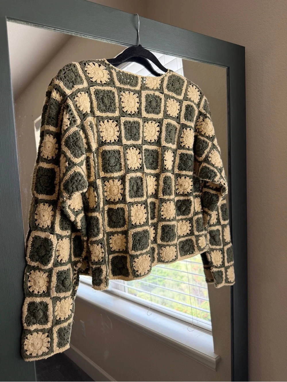 ✨ VINTAGE Handmade Crochet Granny Square Cardigan - Sage Floral ✨ - Picture 7 of 11